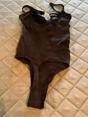 SKIMS black shapewear bodysuit size medium high cut adjustable straps